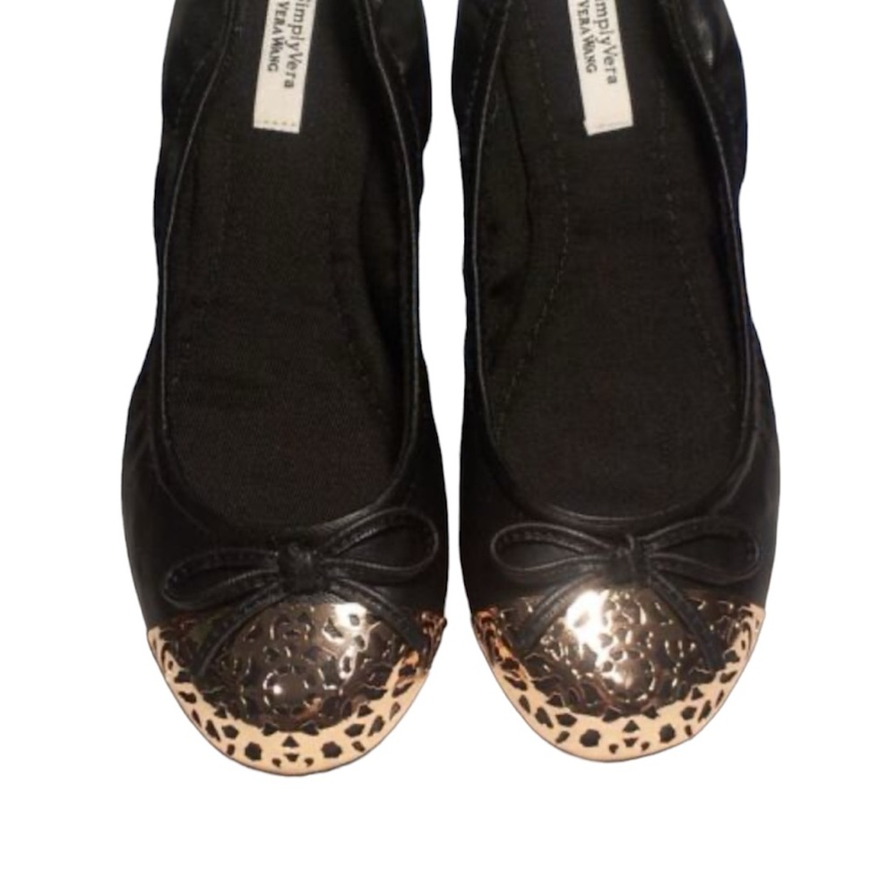Women’s Vera Wang Black with Gold Cap Toe Ballet Flats Size 6.5 - Picture 2 of 11